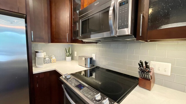 Building Photo - 7480 Carriage Hills Dr