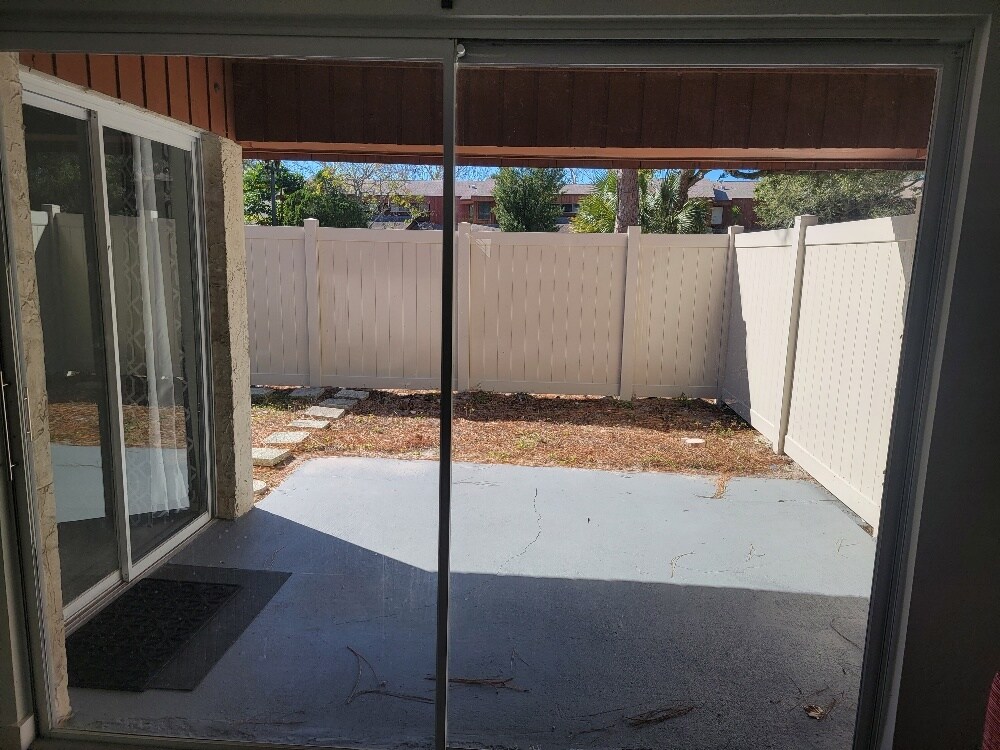 Building Photo - 2056 Sunset Point Rd