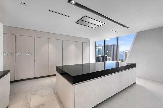 Building Photo - 1000 Biscayne Blvd