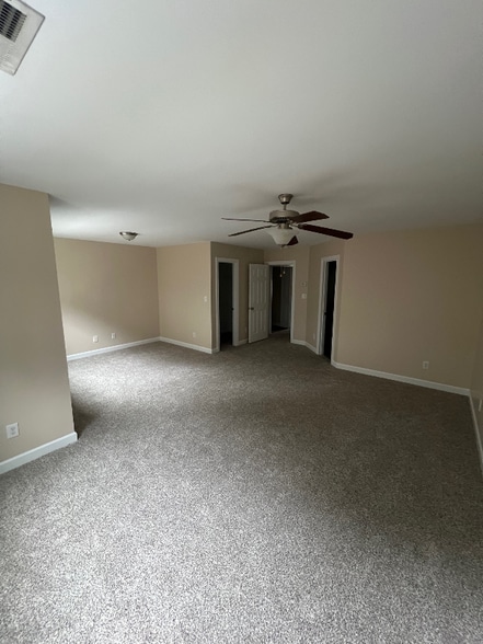 Building Photo - 1905 Fieldhouse Ave