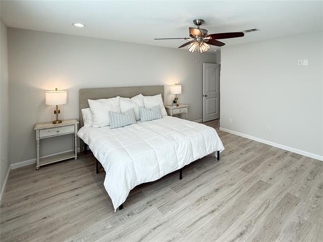 Building Photo - 901 W Munson St