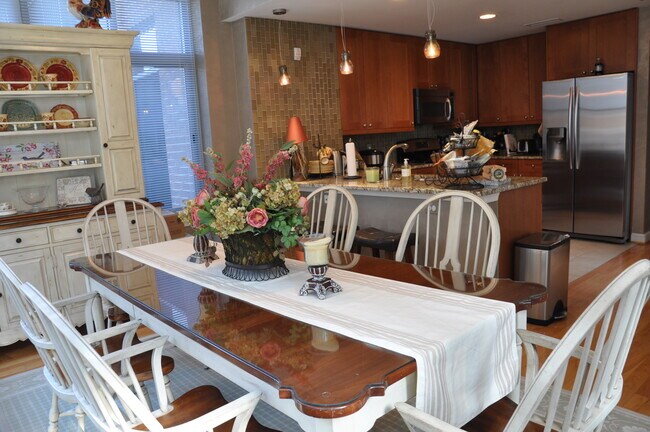 Building Photo - 11990 Market St