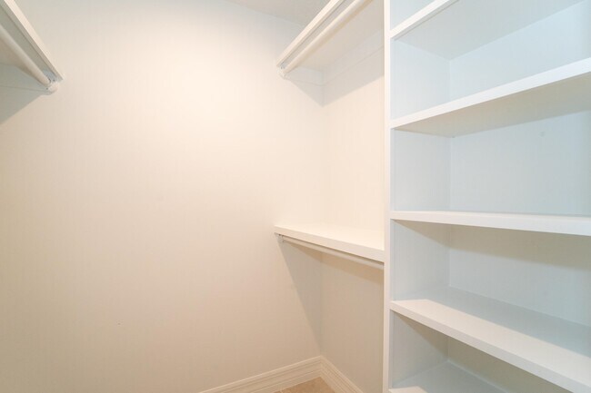 Building Photo - 22 1/2 Fancher Ct