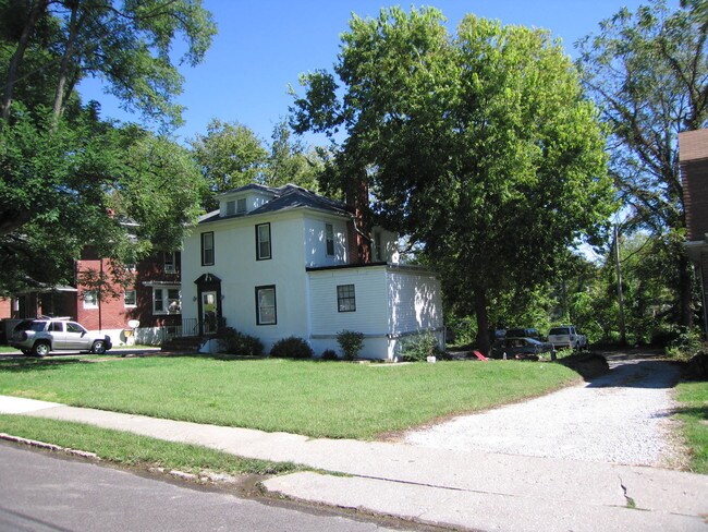 Primary Photo - 518 S William St