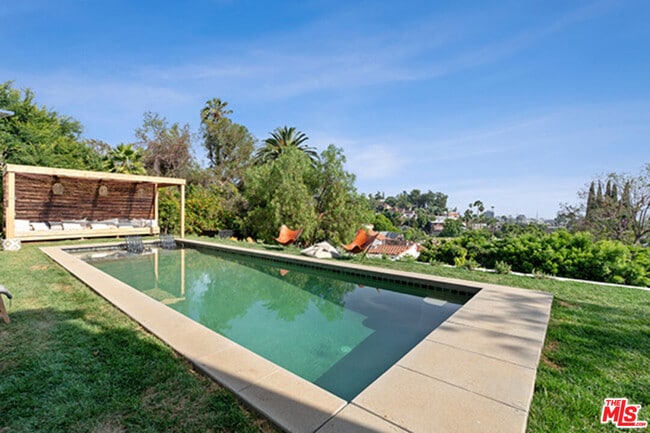 Building Photo - 6402 Ivarene Ave