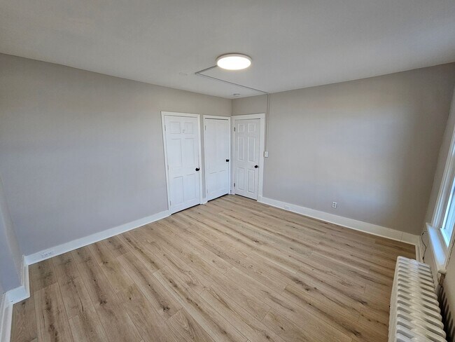 Building Photo - 3 Bedroom Apartment - Kingston, NY