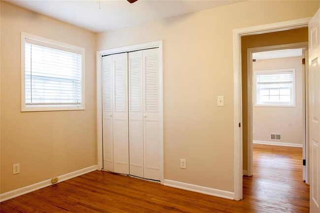 Building Photo - 1620 Flat Shoals Rd SE