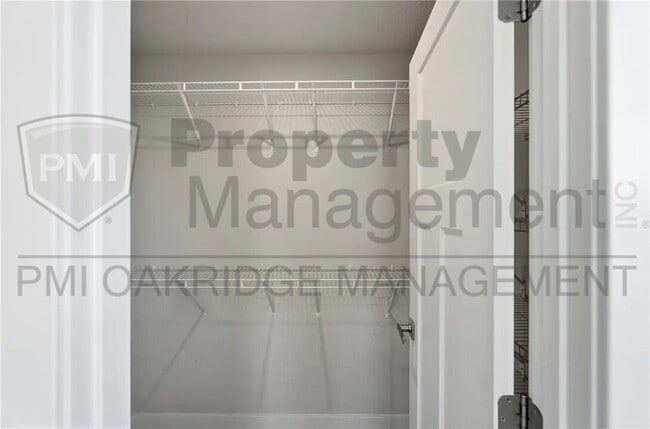 Building Photo - 414 Sydney Dr