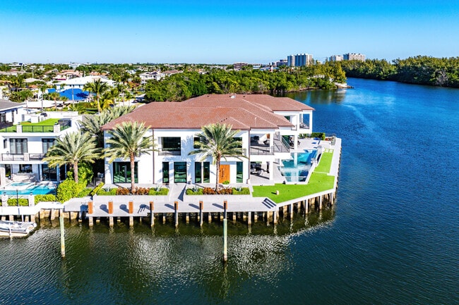 Building Photo - 2934 NE 8th Ave