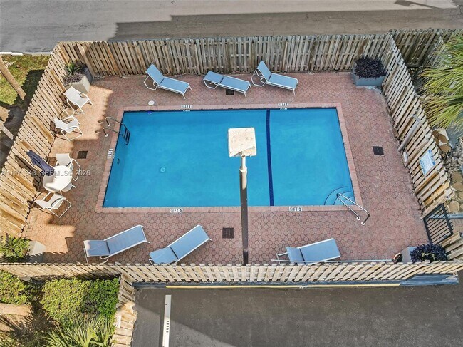 Building Photo - 8900 Collins Ave