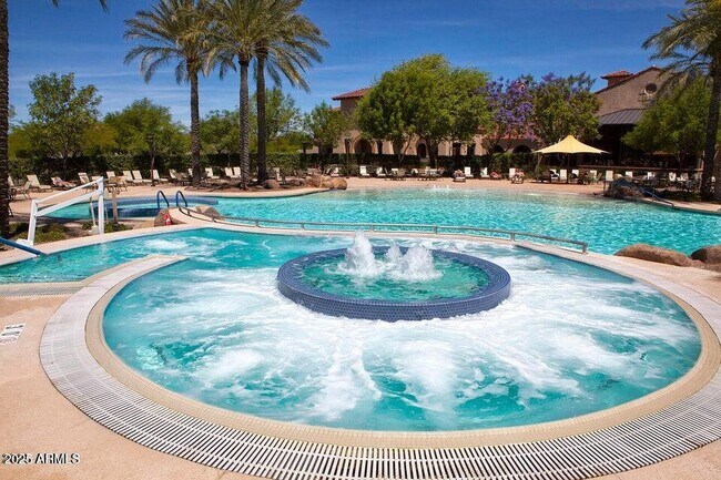 Building Photo - 26505 W Burnett Rd