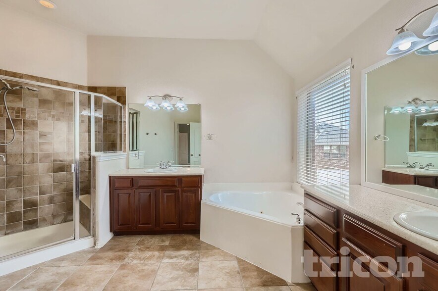 Building Photo - 8698 Fisher Dr