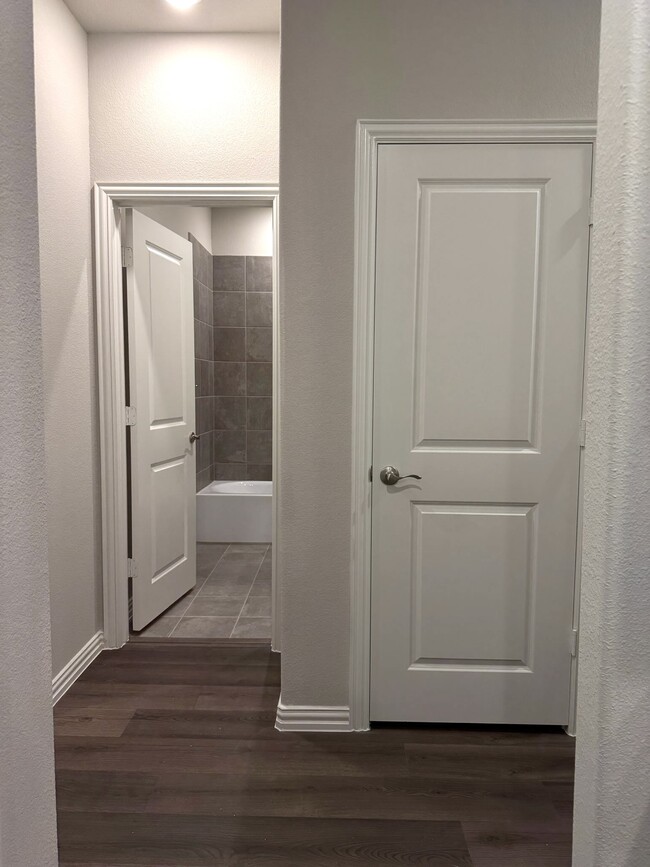 Building Photo - 3915 Marble Fls Dr