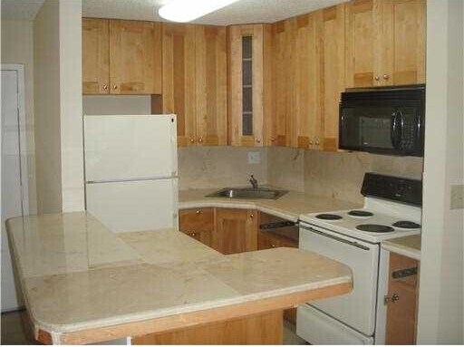 Primary Photo - 7230 NW 179th St