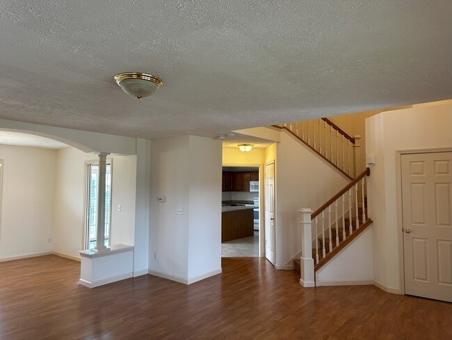 Building Photo - 3922 Wildflower Dr
