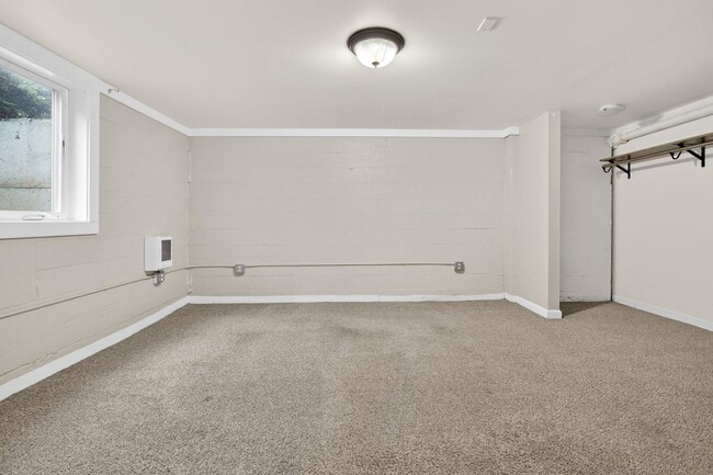 Building Photo - 3660 SE Tenino St