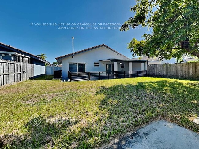 Building Photo - 18342 SW 135th Ave