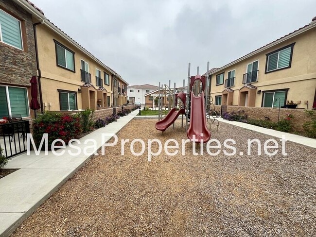 Building Photo - 16408 Valencia Ave