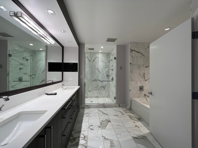 Building Photo - 1201 S Prairie Ave