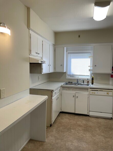 Building Photo - 715 Minor Ave