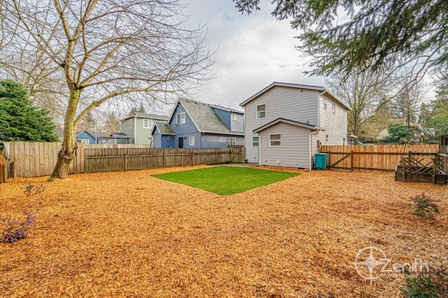 Building Photo - 1216 W 22nd St