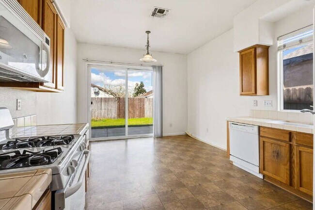 Building Photo - 7991 Springarden Wy