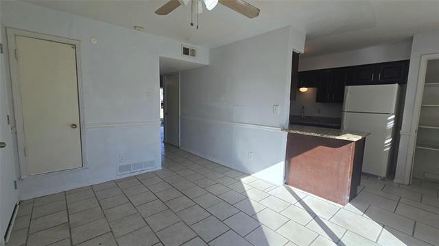 Building Photo - 620 Royal Crest Dr