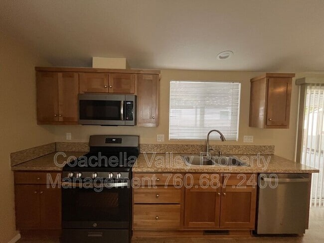 Building Photo - 15300 Palm Dr