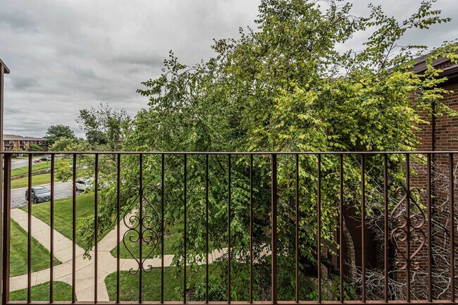 Building Photo - 730 Briar Hill Ln