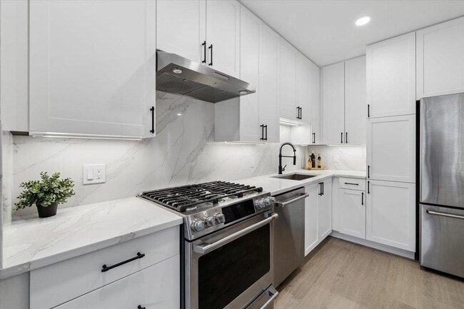 Building Photo - 18 Artisan Dr