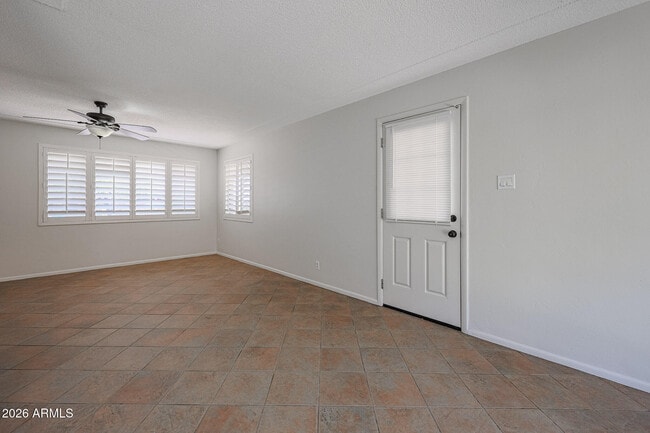 Building Photo - 9854 N 1st St
