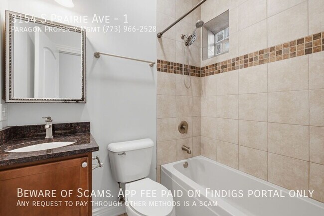 Building Photo - 3154 S Prairie Ave