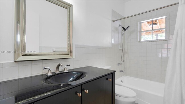 Building Photo - 2271 SW 25th St