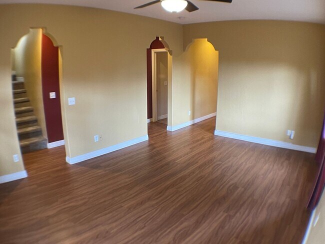 Building Photo - Townhouse in University heights COMING SOON!