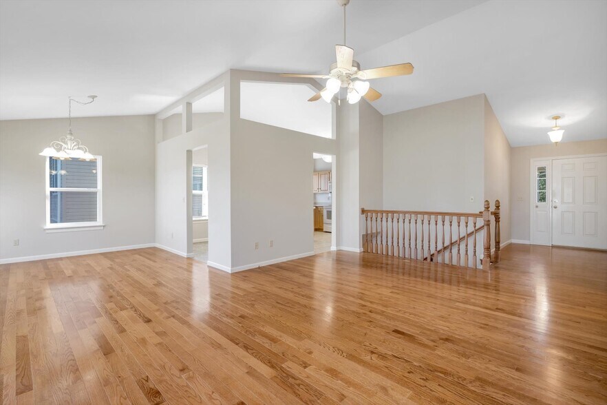 Building Photo - 1583 Briarchase Dr