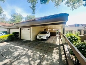 Building Photo - Wonderful 2 Bed 2 Bath in The Villages A 55+ Community