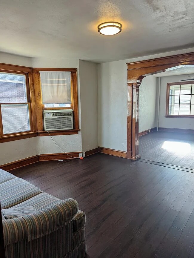 Building Photo - 37 Hurbane St