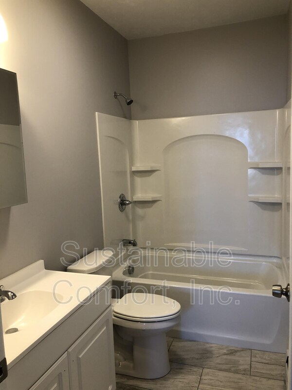 Building Photo - 42 Windsor St