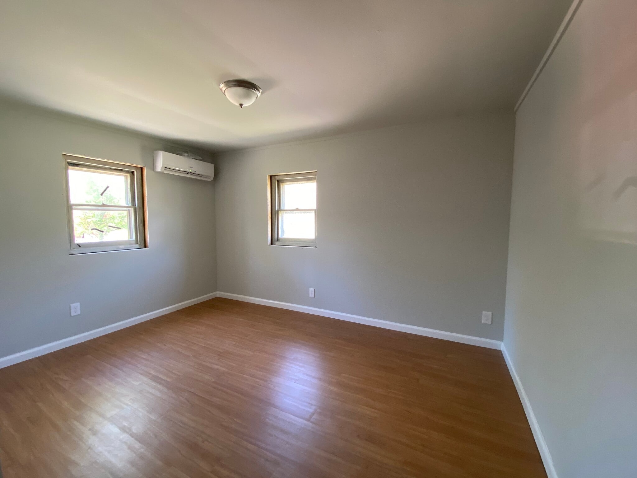 Bedroom - 911 Dogwood Rd