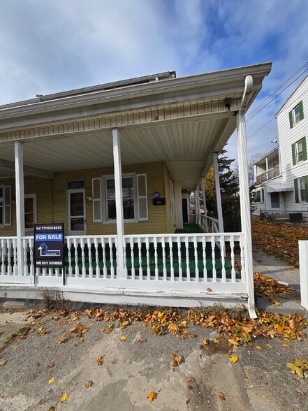 Building Photo - 209 Lincoln St