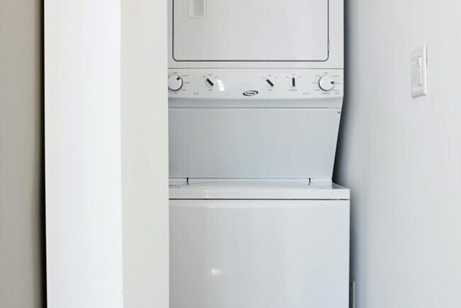 Building Photo - 2317 N Rampart St