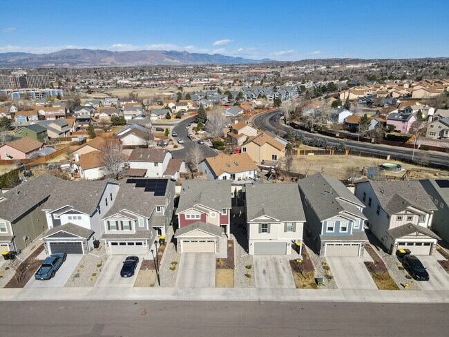 Building Photo - Modern 3-Bedroom Home for Rent in Chapel H...
