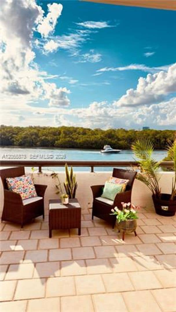 Building Photo - 456 Poinciana Island Dr