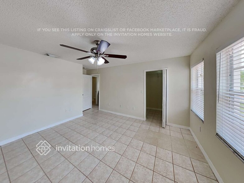 Building Photo - 957 NW 128th Pl