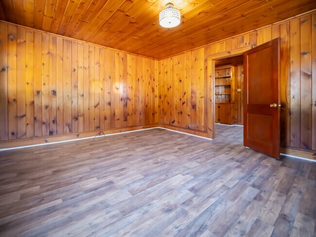 Building Photo - 503 Childs St
