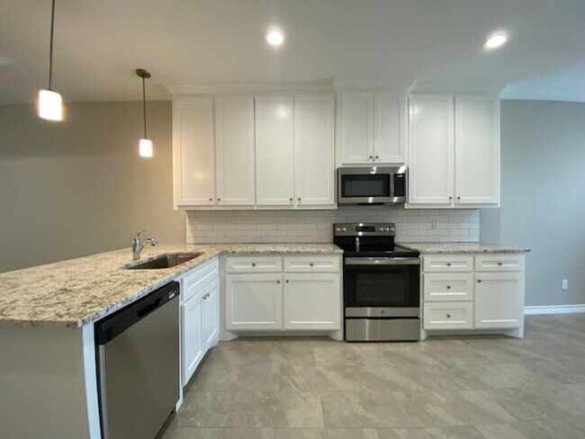 Building Photo - DGC421