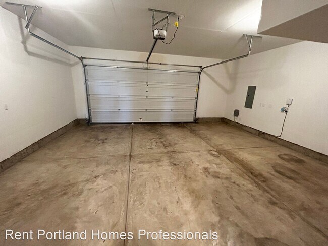Building Photo - 4 br, 2.5 bath House - 31482 NW Turel Drive
