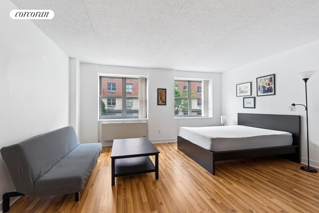 Primary Photo - 516 W 47th St