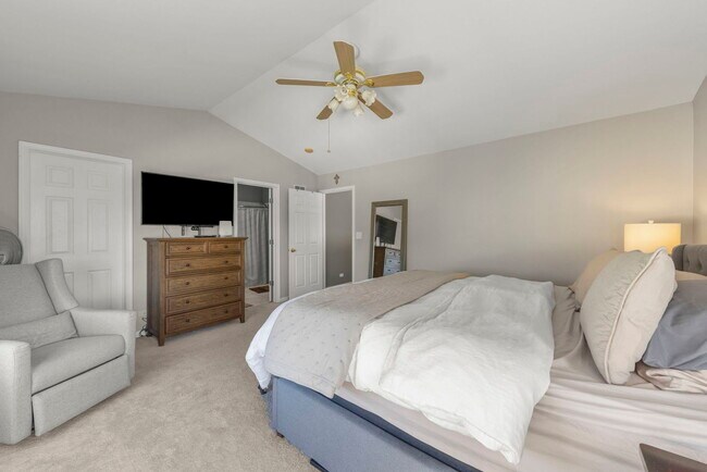 Building Photo - 2020 Juniper Ct