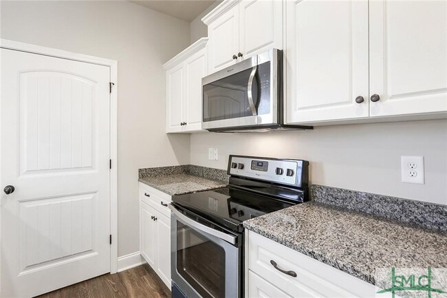 Building Photo - 505 Potter Stone Square